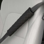 Μαξιλαράκια Ζώνης Ασφαλείας Swiss  26x6.3cm Μαύρα Με Μαύρη Ραφή Ζευγάρι 2 Τεμάχια - Image 2