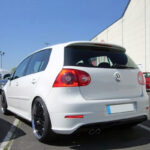 Πισινός Προφυλακτήρας Για VW Golf V (5) 03-08 R32 Look Με Εξατμίσεις Αριστερά Γυαλιστερό Μαύρο Από Abs Πλαστικό - Image 3