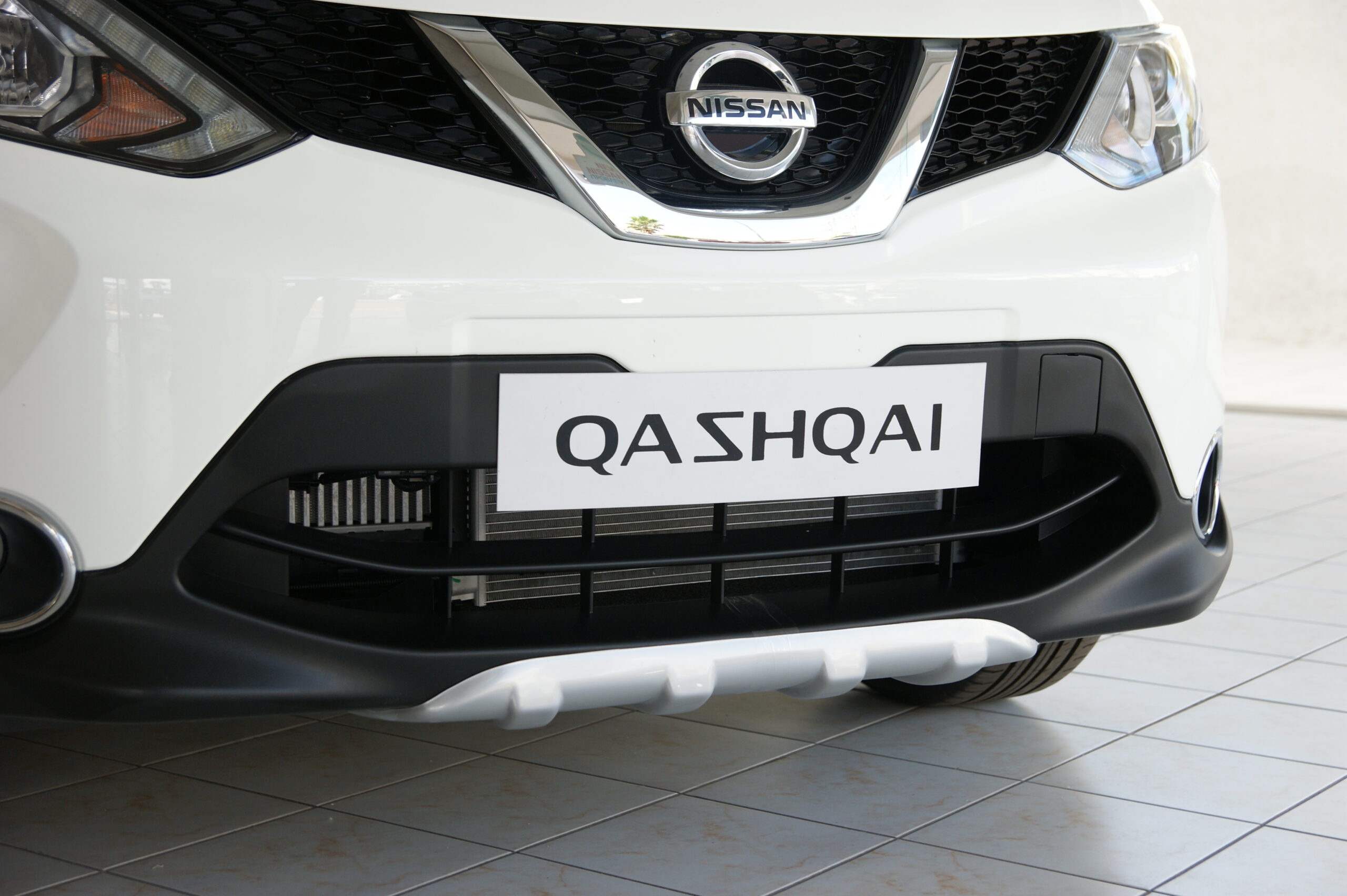 SONY DSC Εμπρός Διαχύτης V.1 Nissan Qashqai J11 (2013-2017) ΑσημίΜαύρο ματ motordromedesign - Image 1